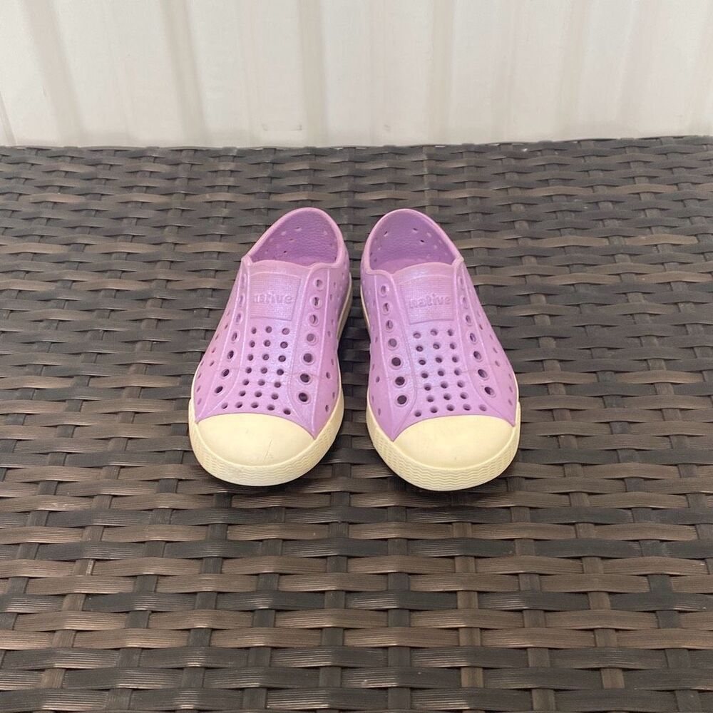 Native Jeffersons kid size 8